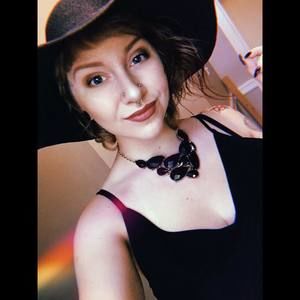 Meet your Posher, Alexandra